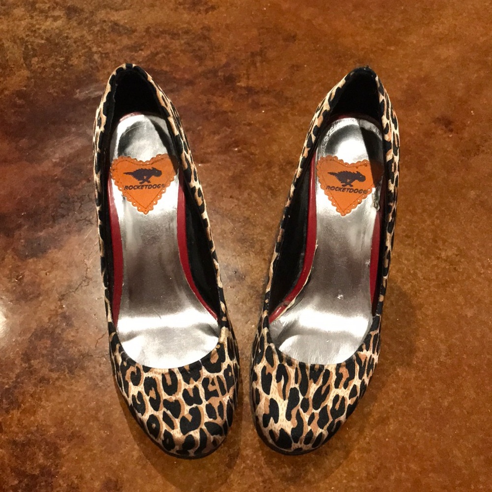 **Leopard Rocket Dog Pumps**